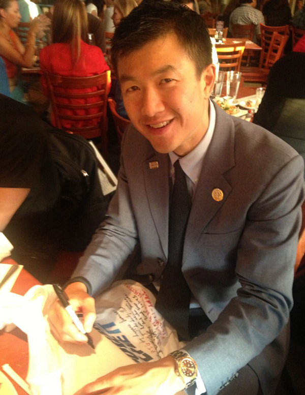 Meet Simon Chan Dinner-Mastermind Members-signing